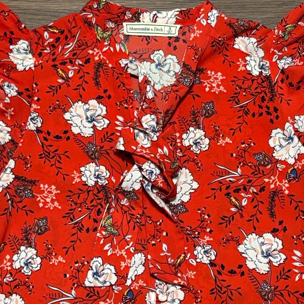 Abercrombie & Fitch Red Flutter Sleeve Ruffled Bl… - image 5